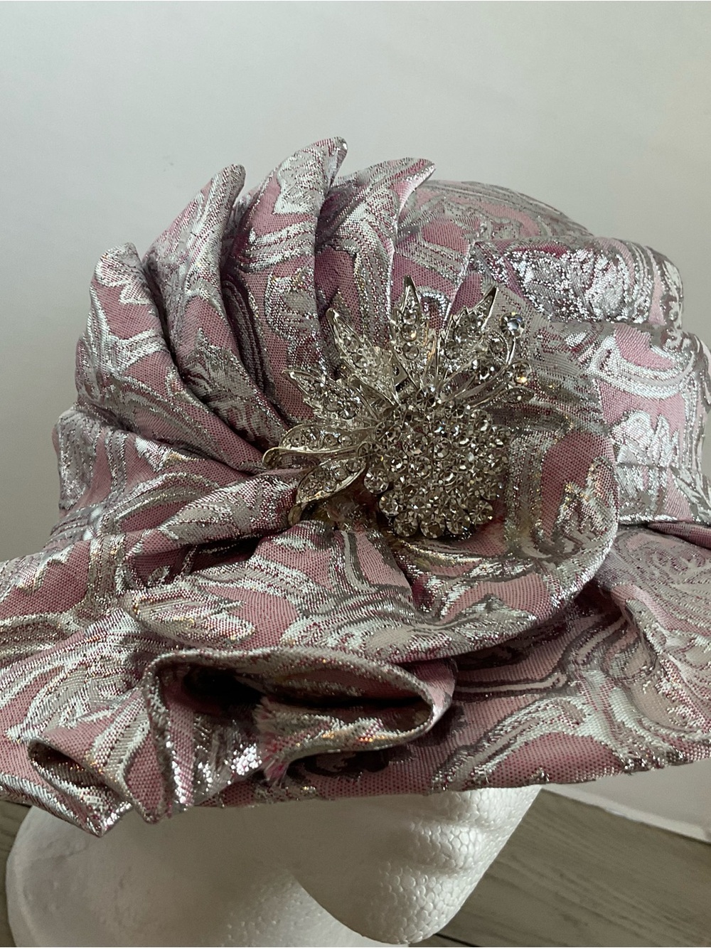 Mr Hi’s Classic Pink w/ Silver Metallic Hat w/Brooch ~Floral ~Church Hat - Picture 4 of 13
